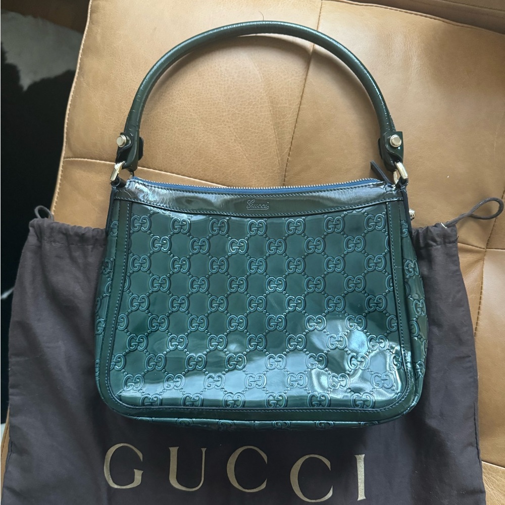 Gucci GG abbey shoulder patent leather bag